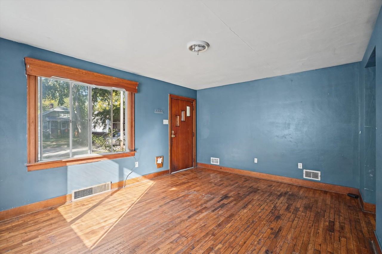 1315 E Johns Ave #1 - Photo 2 of 10