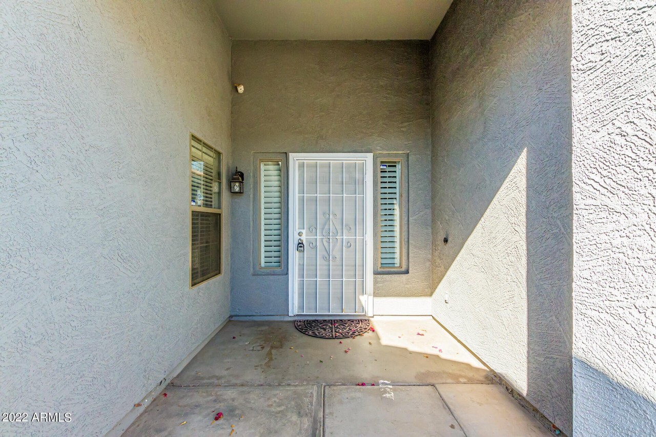 2644 S 257th Ave - Photo 4 of 30