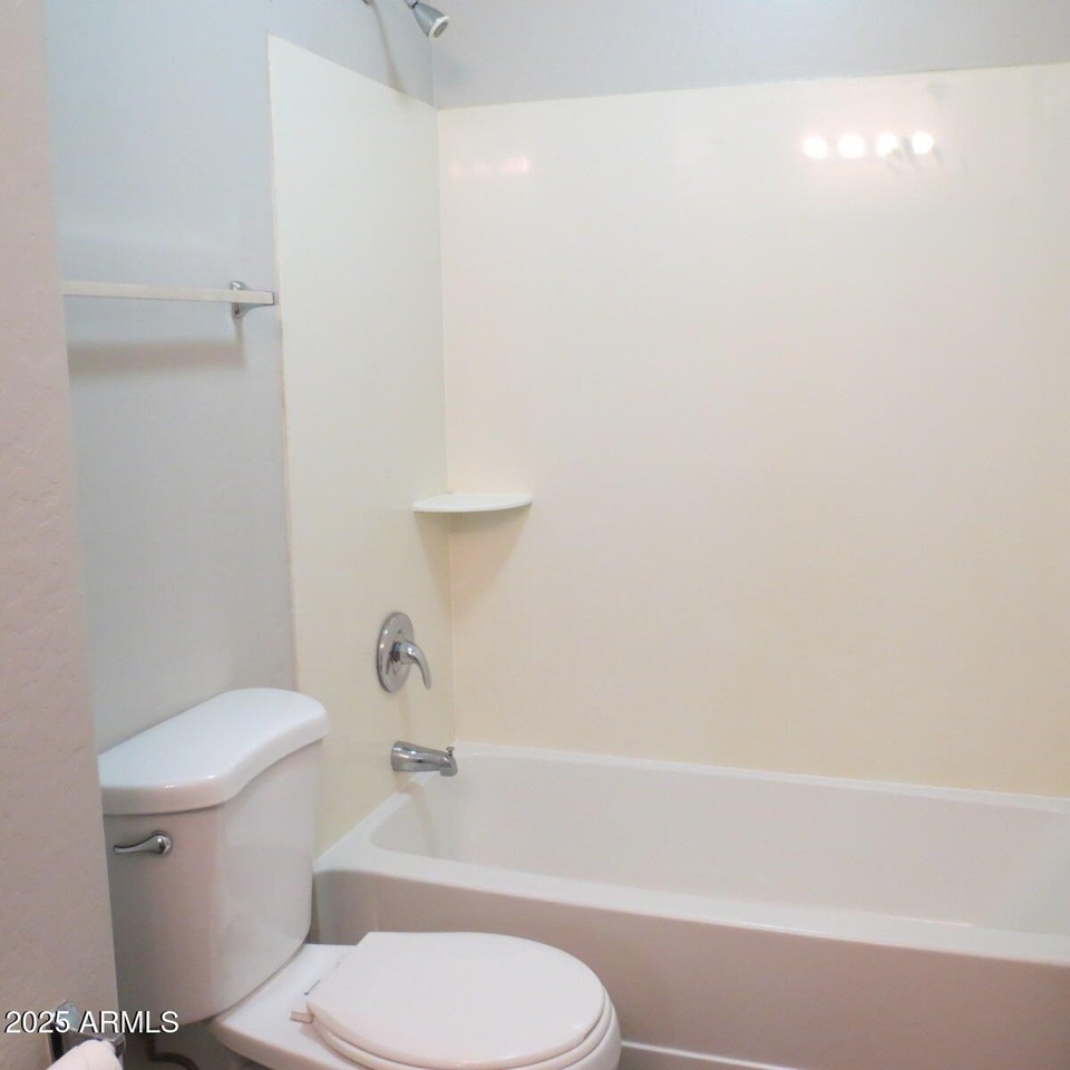 40106 W Thornberry Ln - Photo 6 of 8