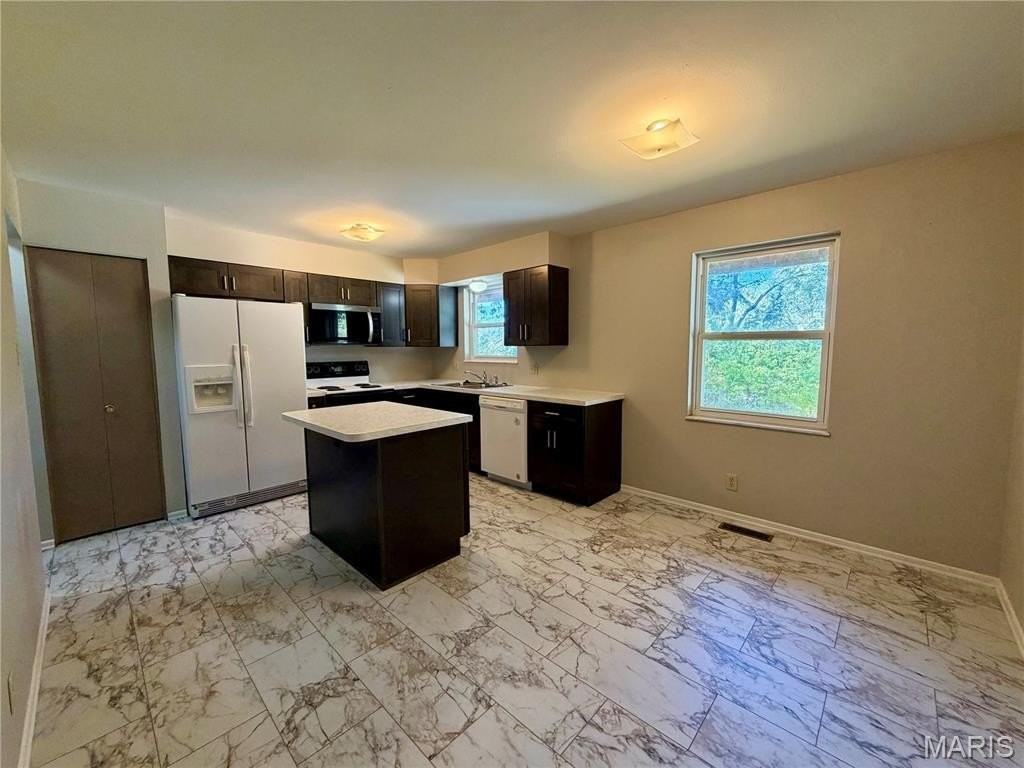 10915 Suanis Ct - Photo 4 of 19