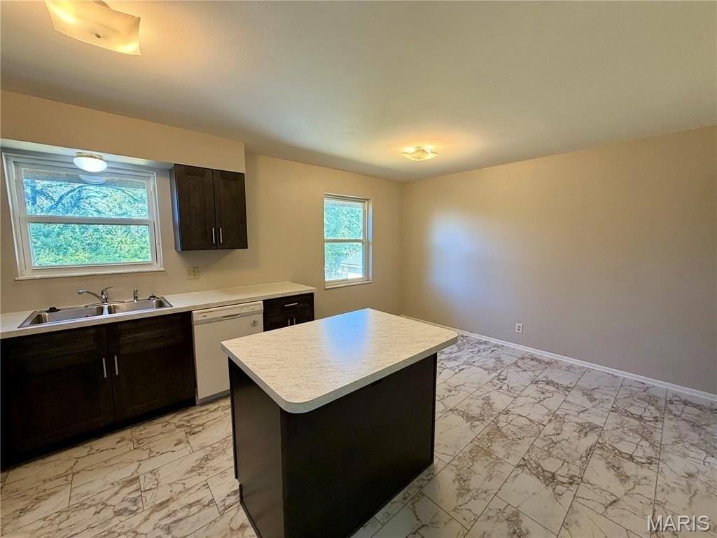 10915 Suanis Ct - Photo 5 of 19