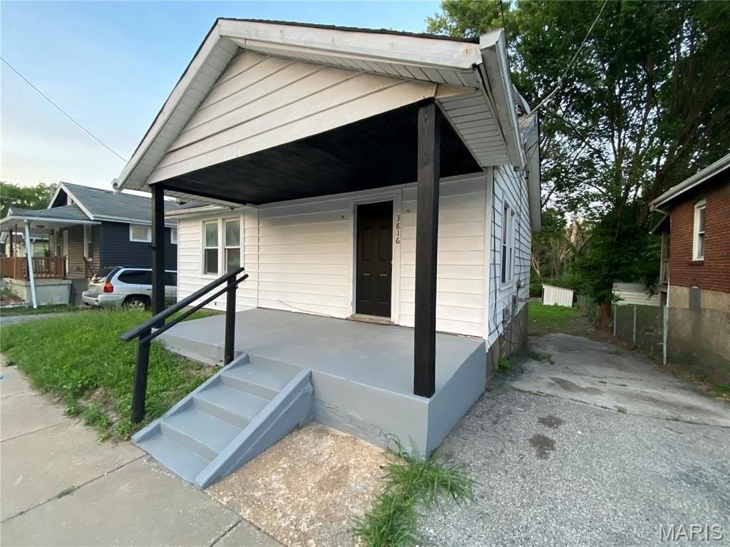 3816 N Hanley Rd - Photo 2 of 7