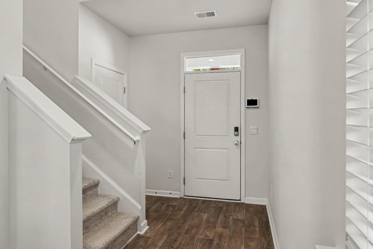 107 Woodvine Way - Photo 6 of 11