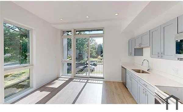 2425 20th St NE - Photo 4 of 37