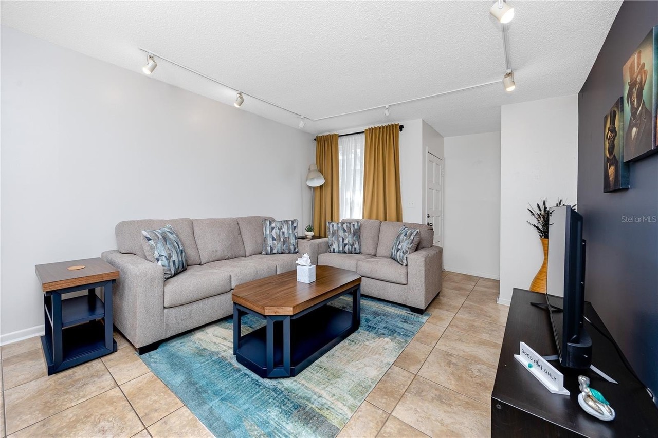 4229 La Palma Ct - Photo 4 of 36
