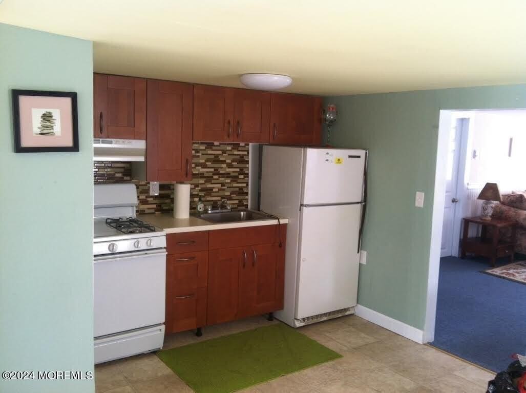 421 1st Ave - Photo 7 of 17