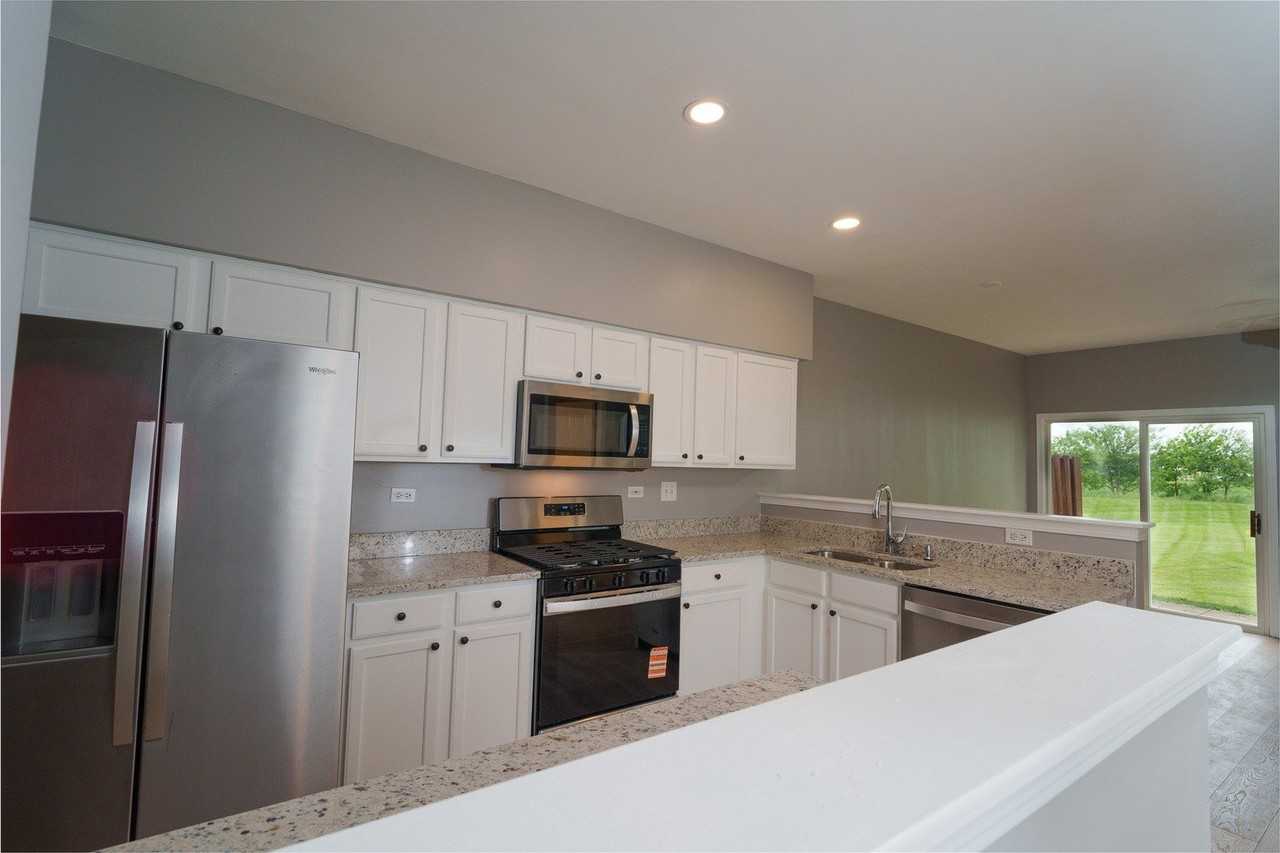 1039 Woodview Ct #1039 - Photo 4 of 18