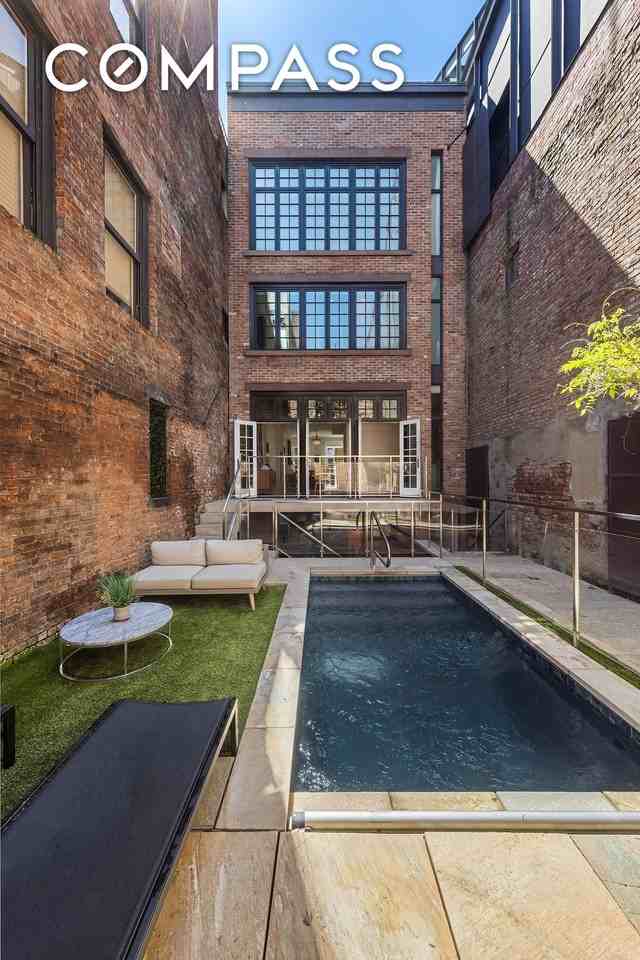 21 Cornelia St #TH - Photo 5 of 24