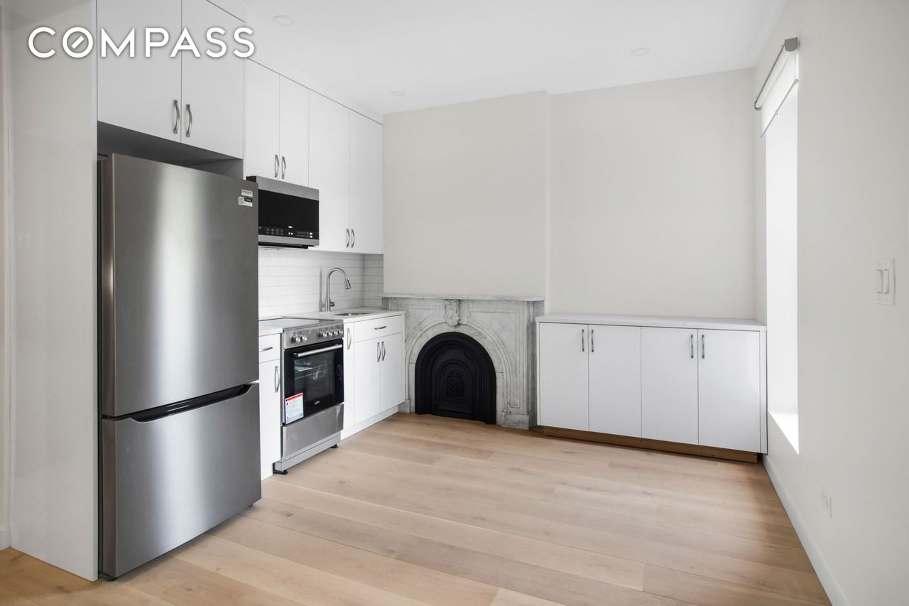 94 6th Ave #3R - Photo 6 of 11