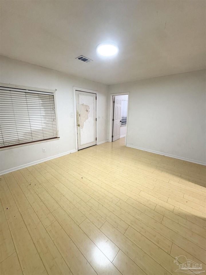 4 Bertram St - Photo 3 of 14