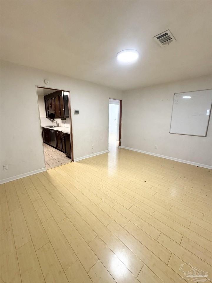 4 Bertram St - Photo 4 of 14