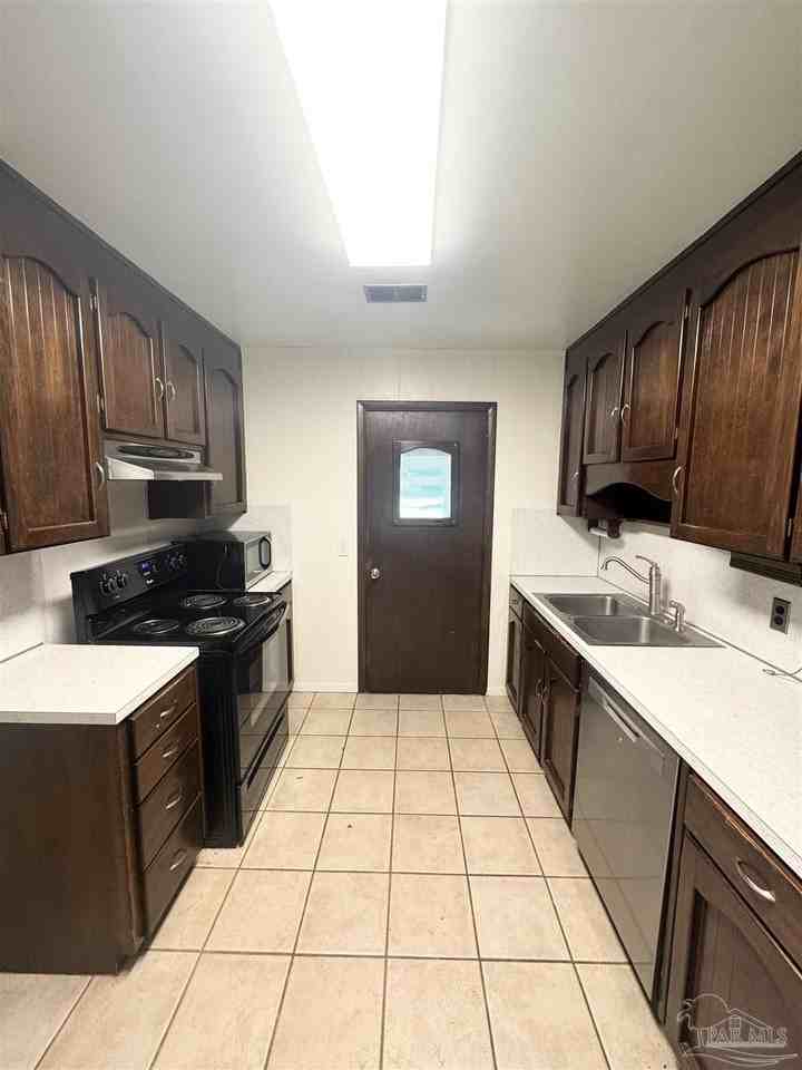 4 Bertram St - Photo 5 of 14
