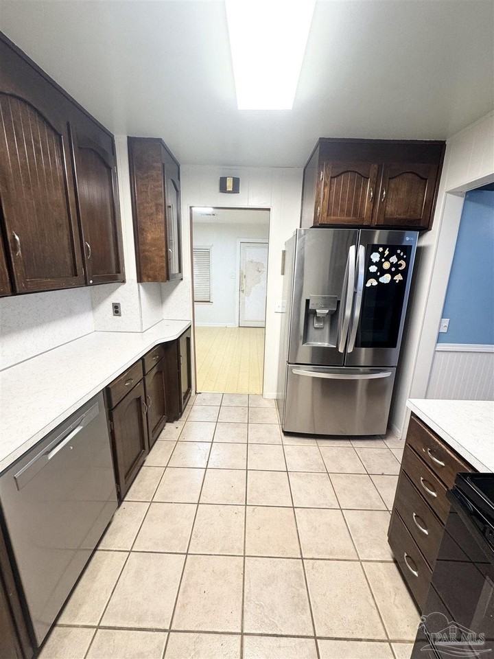 4 Bertram St - Photo 7 of 14