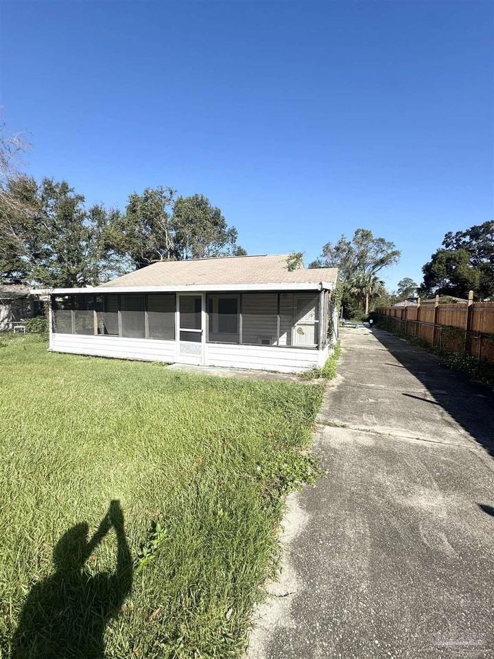 4610 Martha Ave - Photo 2 of 13