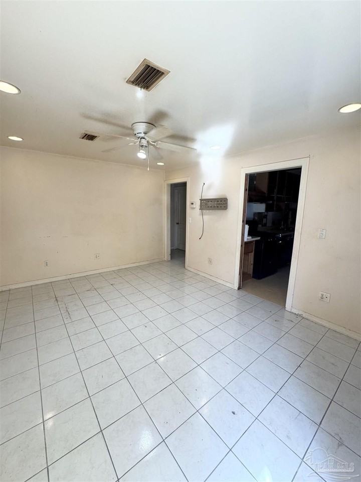 4610 Martha Ave - Photo 4 of 13