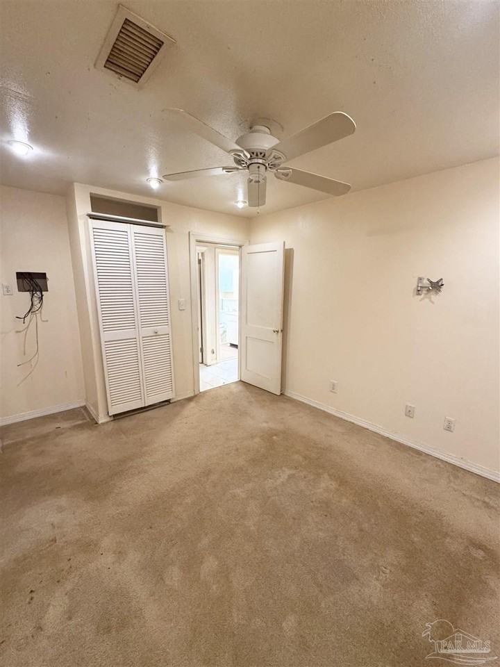 4610 Martha Ave - Photo 7 of 13