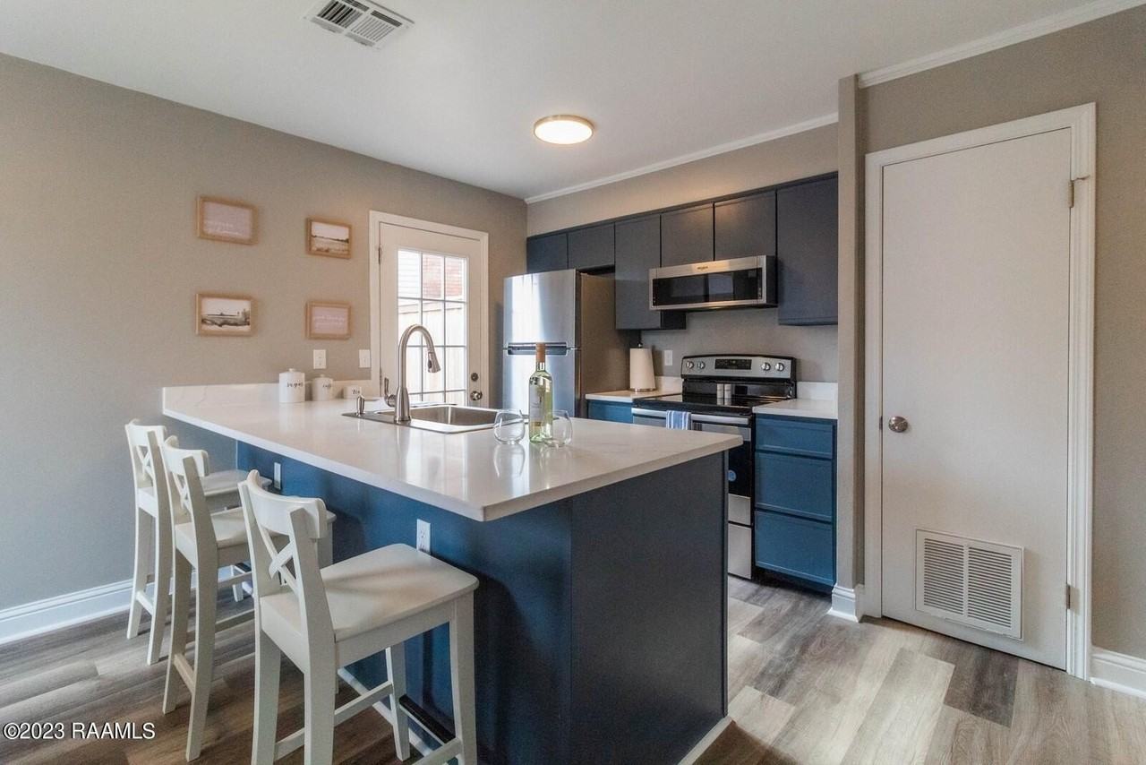 4620 W Congress St #16 - Photo 5 of 10