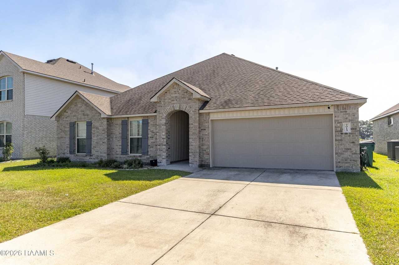 7015 Silverlake Dr - Photo 3 of 33