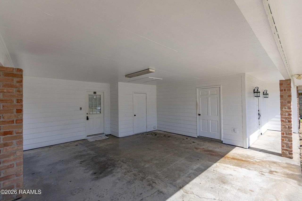 203 Open Meadows Dr - Photo 4 of 37