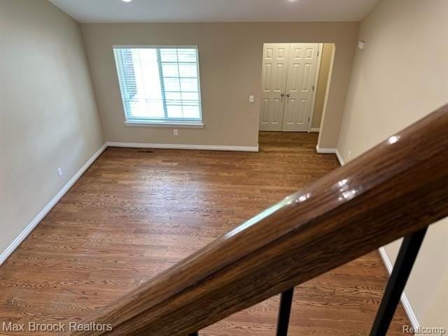 1049 Birchwood Dr - Photo 3 of 17