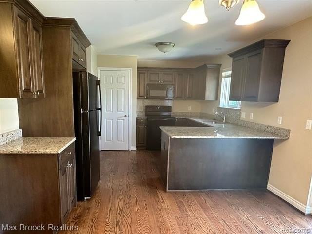 1049 Birchwood Dr - Photo 6 of 17