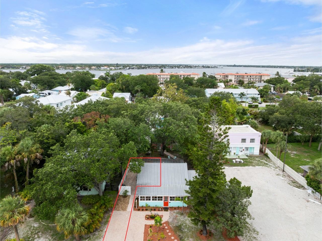 644 Sw Bryant Ave #B - Photo 4 of 18