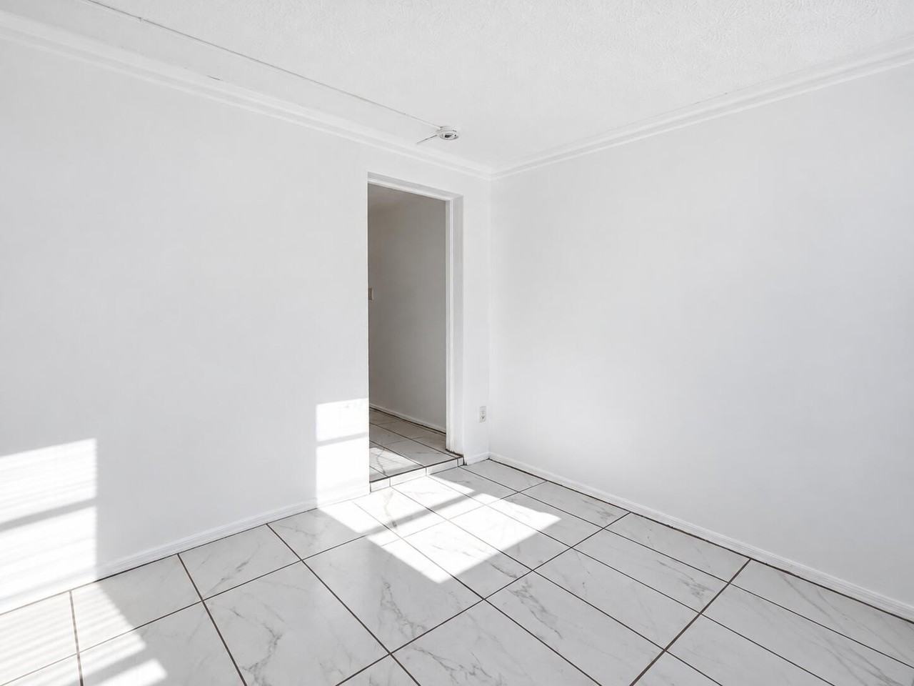640 Sw Bryant Ave #2 - Photo 5 of 18
