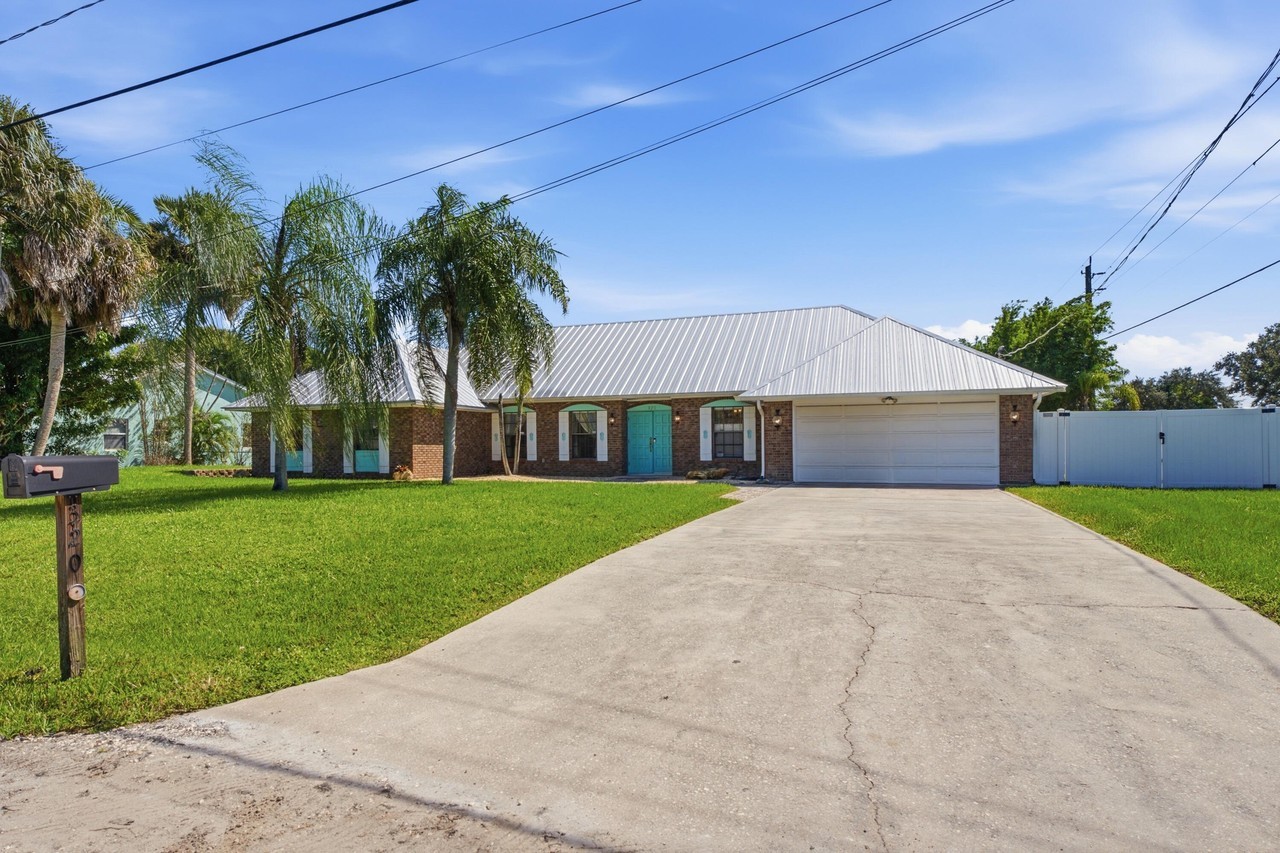 320 S Naranja Ave - Photo 2 of 49