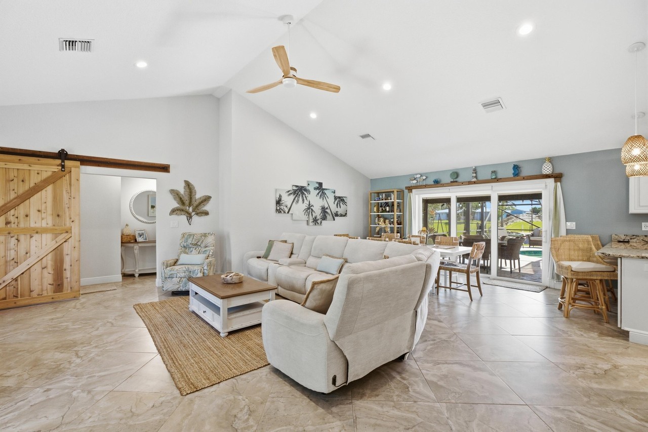 320 S Naranja Ave - Photo 5 of 49