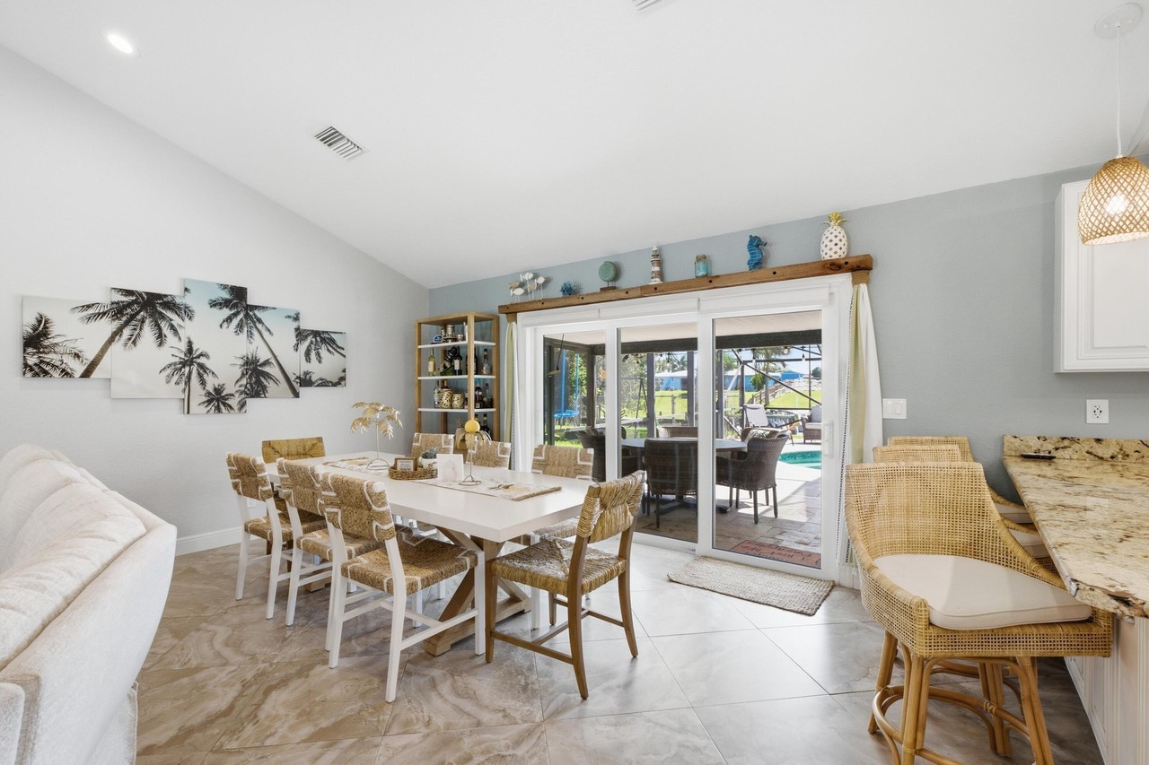 320 S Naranja Ave - Photo 7 of 49