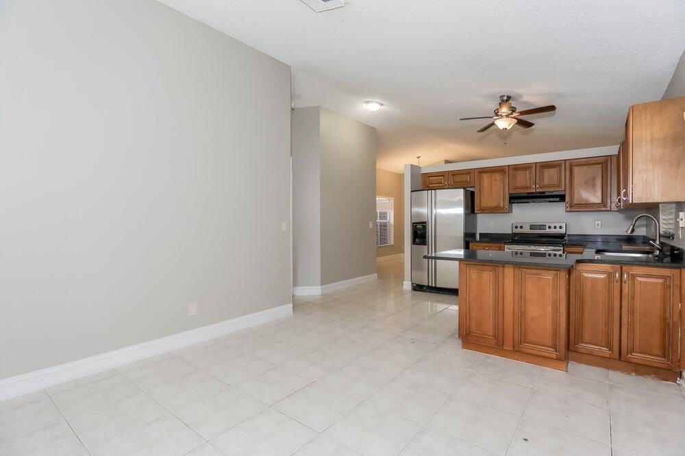 2130 Nw 190th Ave - Photo 5 of 16