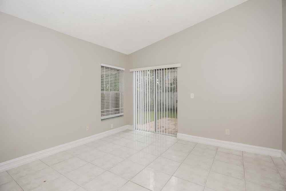 2130 Nw 190th Ave - Photo 6 of 16