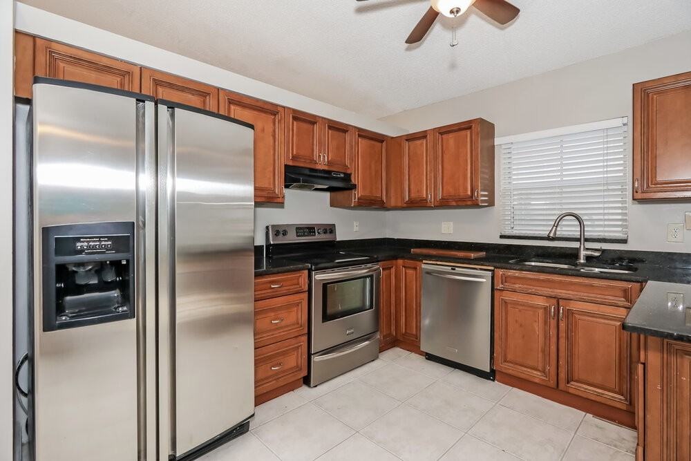 2130 Nw 190th Ave - Photo 7 of 16