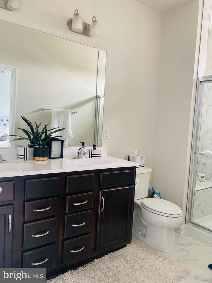 4917 Vista Green Ln - Photo 6 of 10