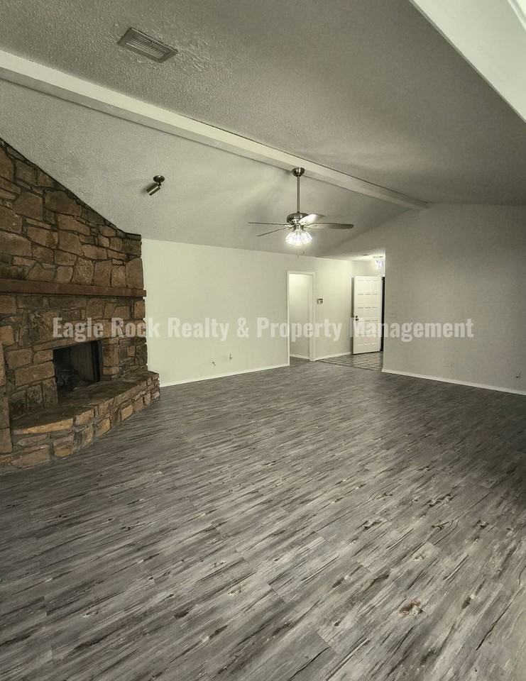 1816 N Aster Ave - Photo 5 of 48
