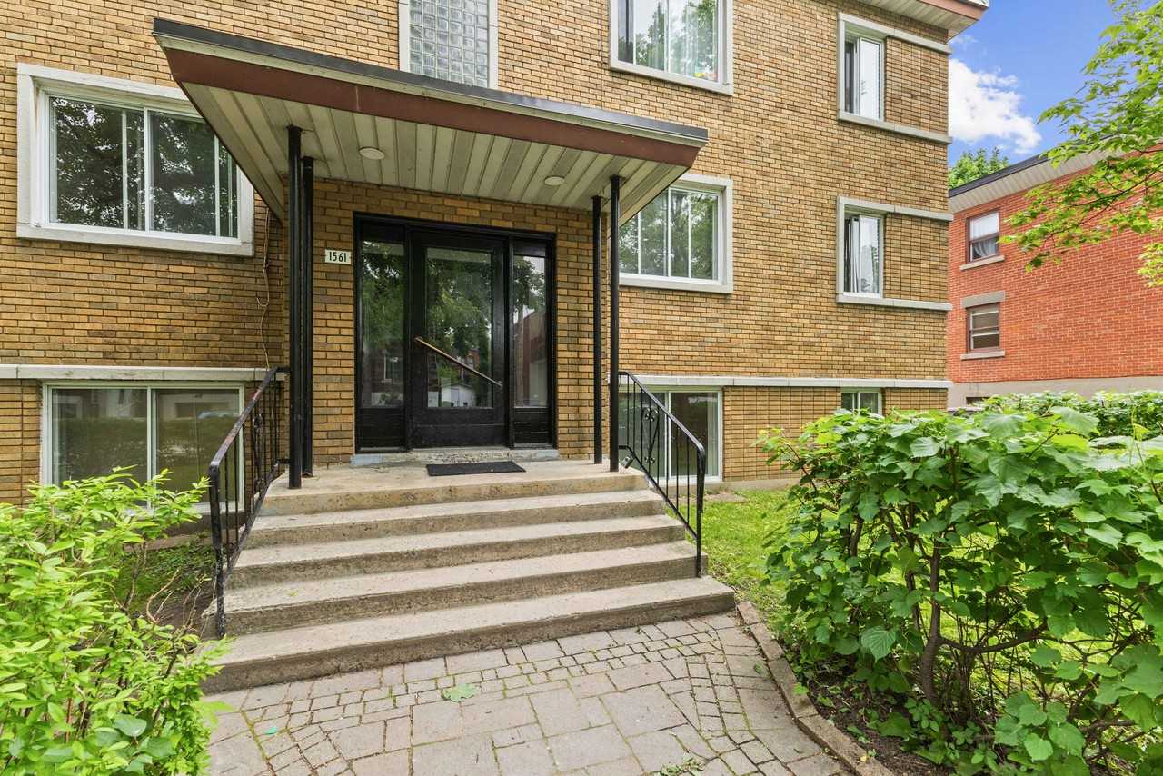 1561 Boulevard Desmarchais #2 - Photo 2 of 11