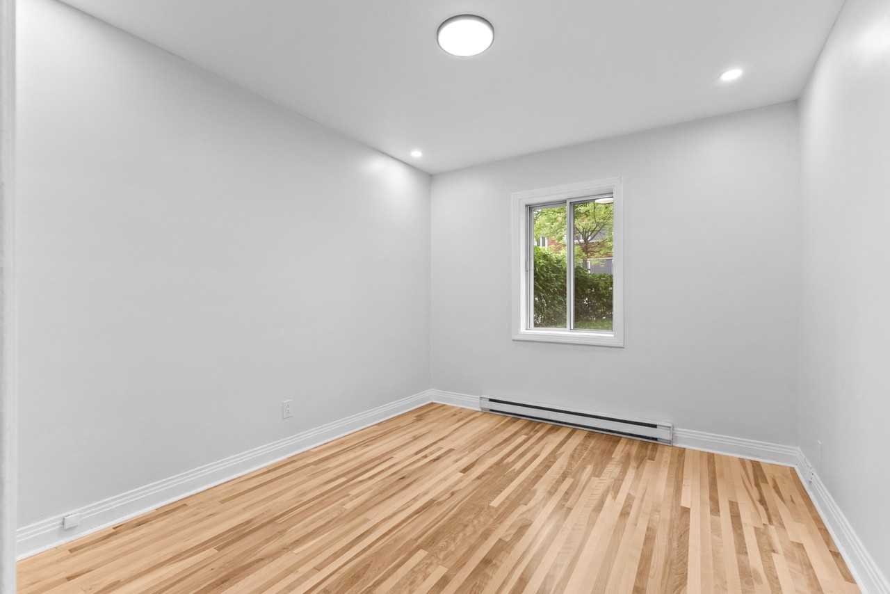 1561 Boulevard Desmarchais #2 - Photo 6 of 11
