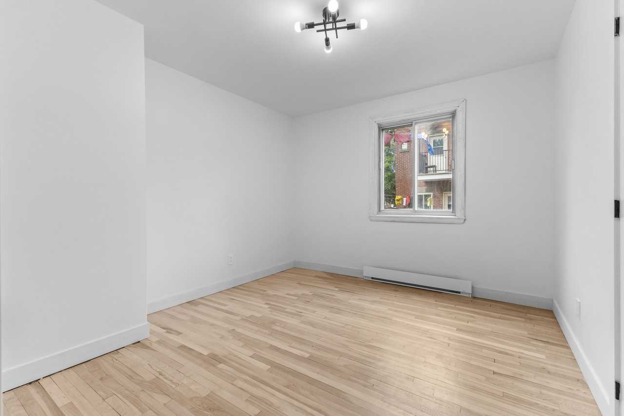 8500 Rue de Marseille - Photo 7 of 15