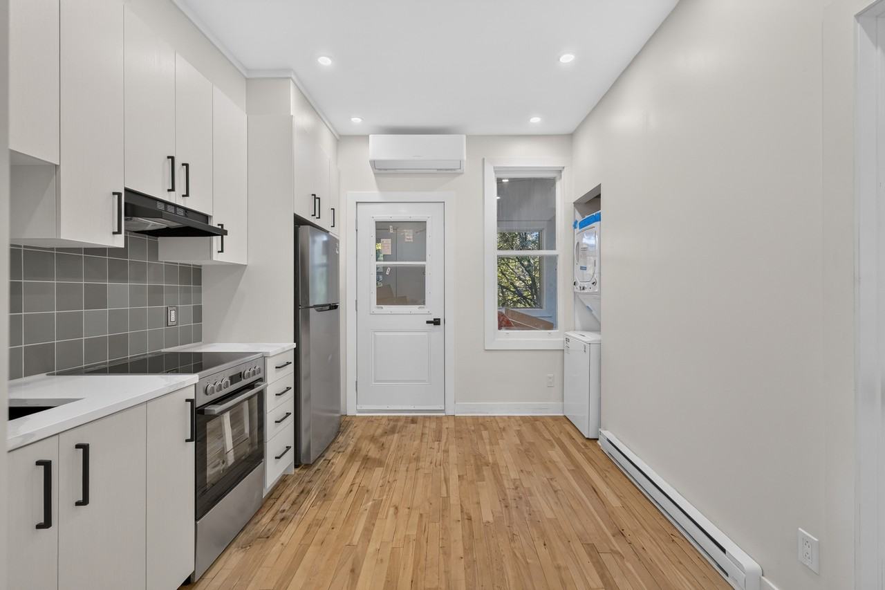3722 Rue Joseph - Photo 3 of 16