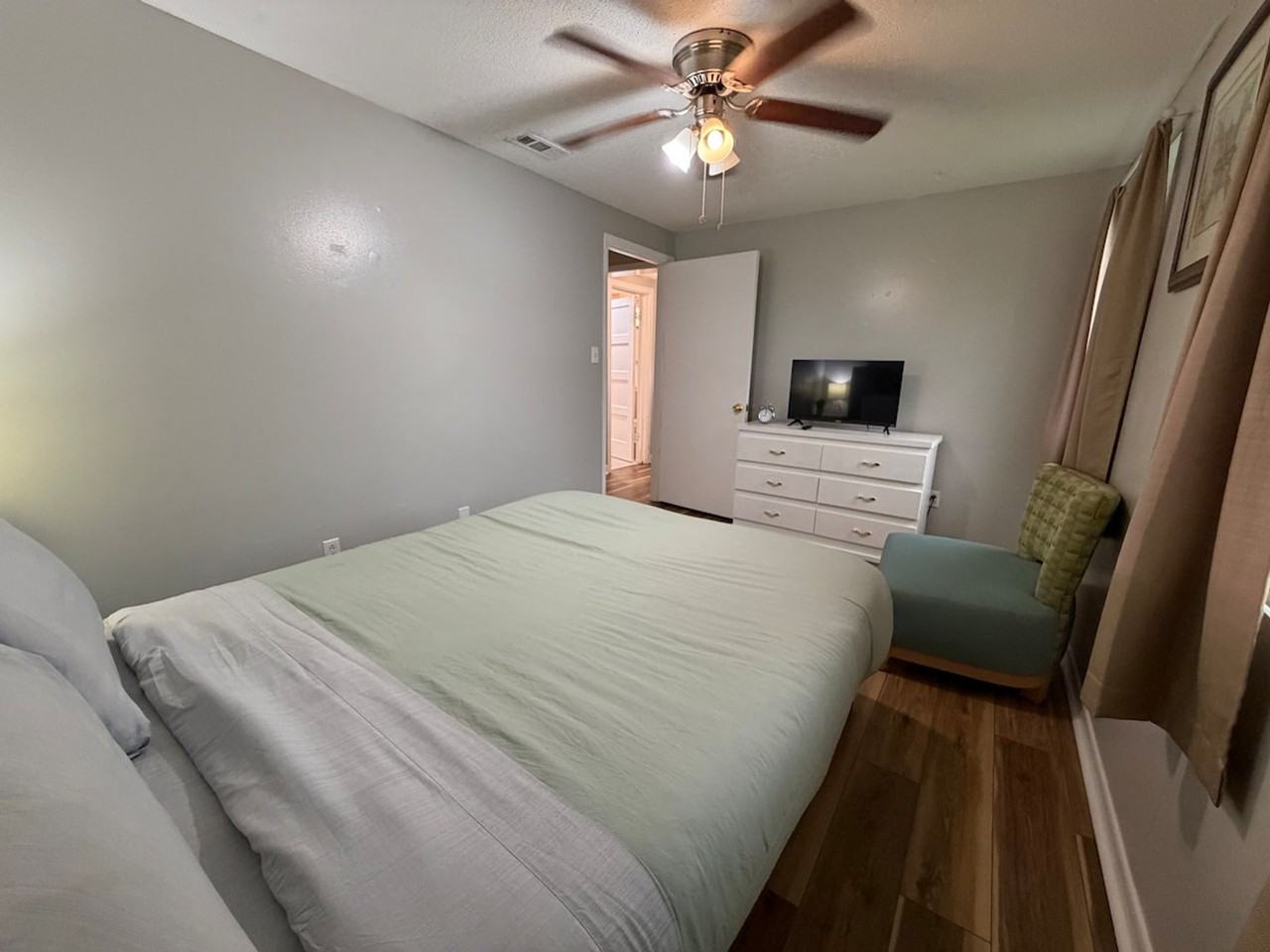 2300 N Patterson St #1628686P - Photo 7 of 19