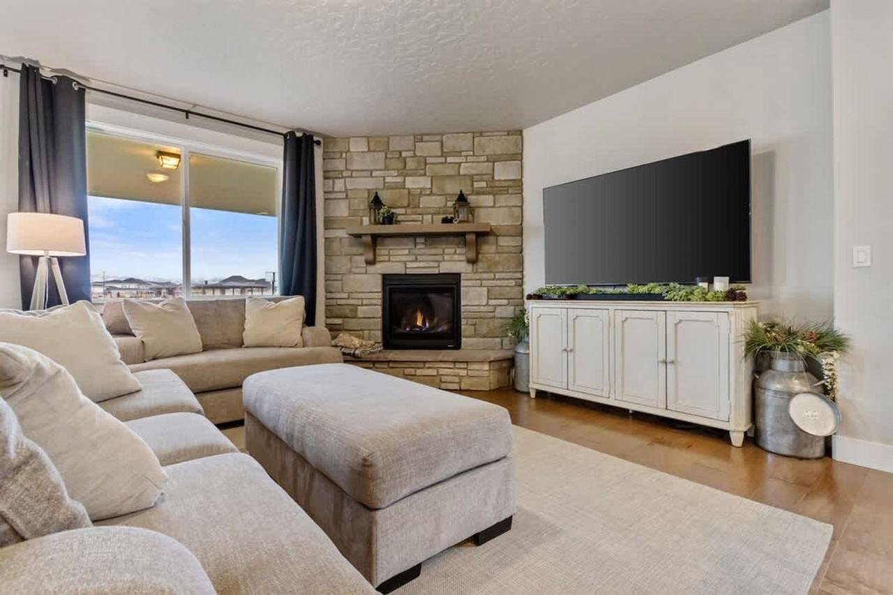 5118 N Cunard Way #1638218P - Photo 3 of 50