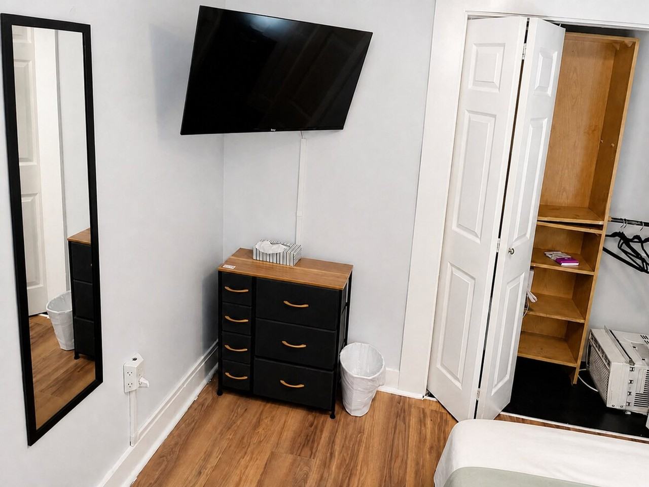 84 Madison Ave #1621761P - Photo 3 of 13