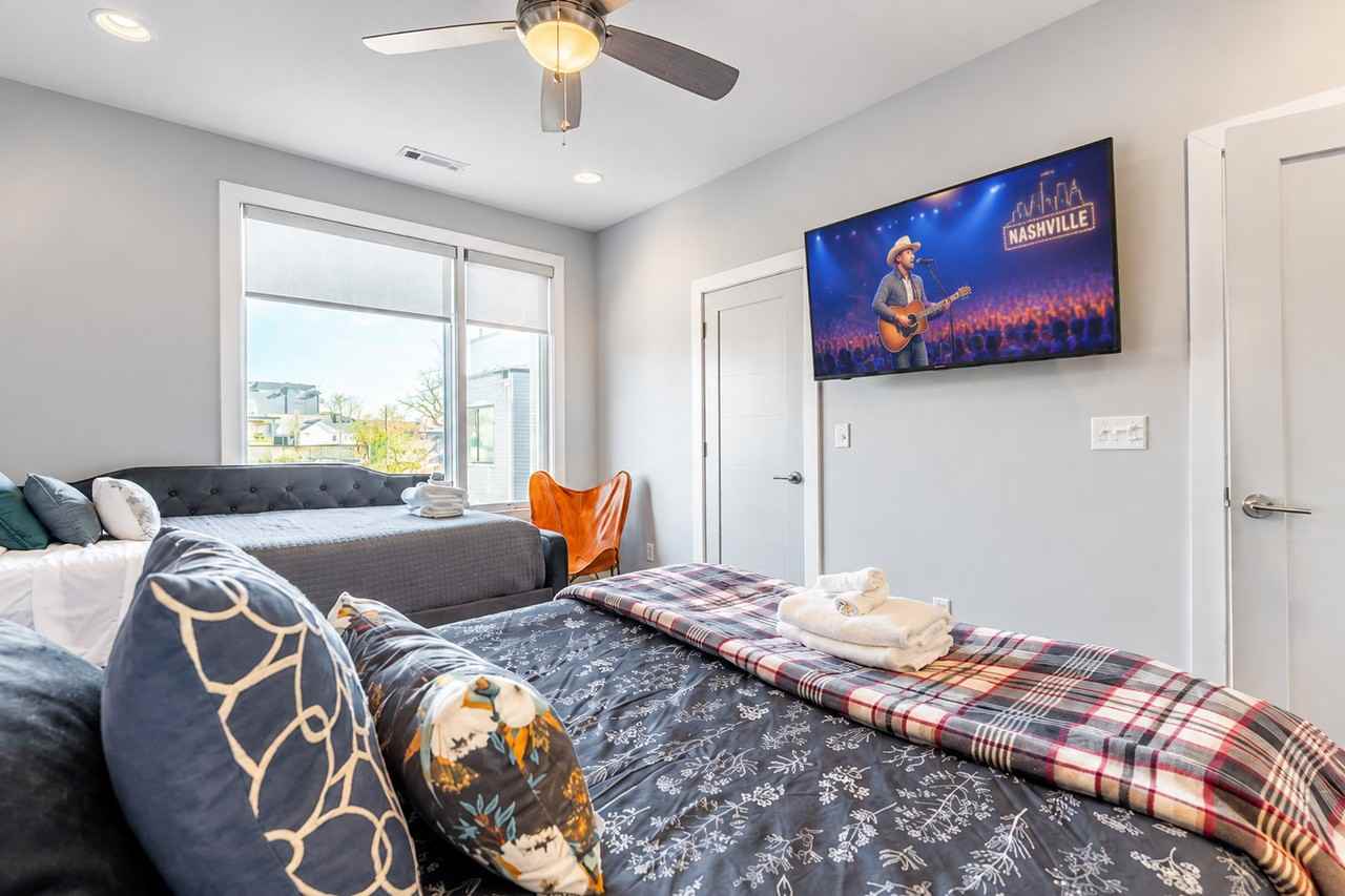 1436 12th Ave S #1648642P - Photo 7 of 46