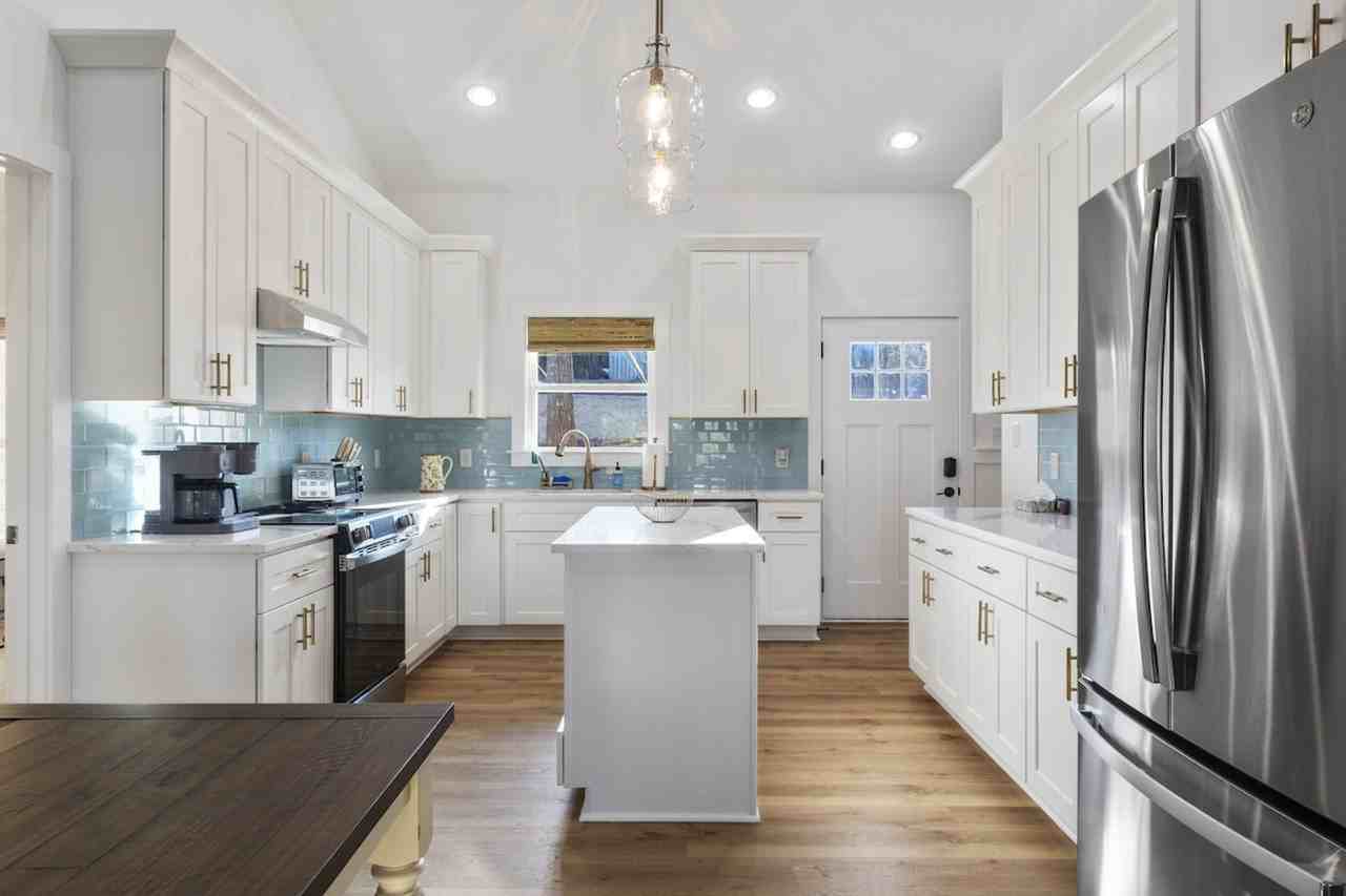 93 Snyder Dr #1586527P - Photo 2 of 50