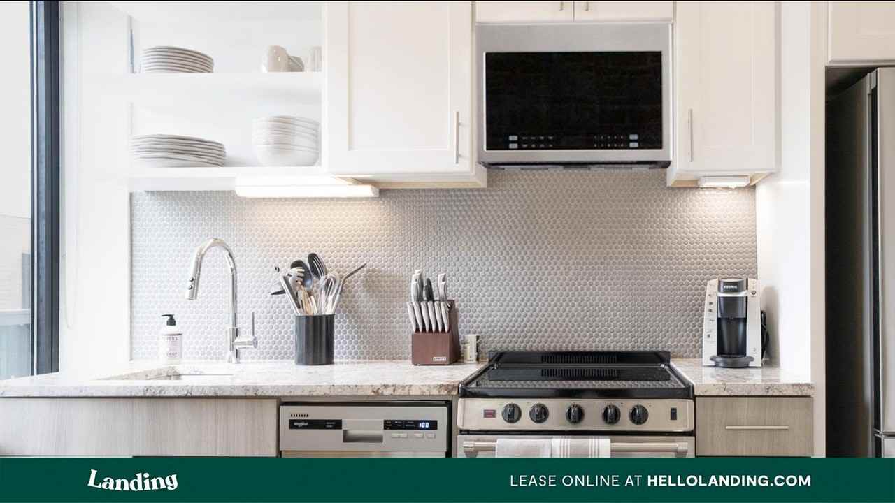 1007 S Mint St - Photo 4 of 50