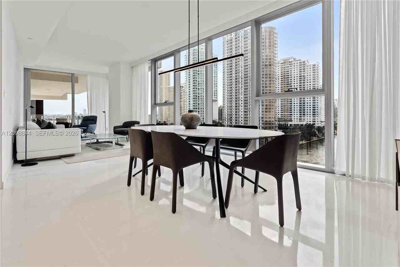 Biscayne Blvd Way & SE 2nd Ave, Miami, FL 33131 - 2 Bedroom Apartment ...