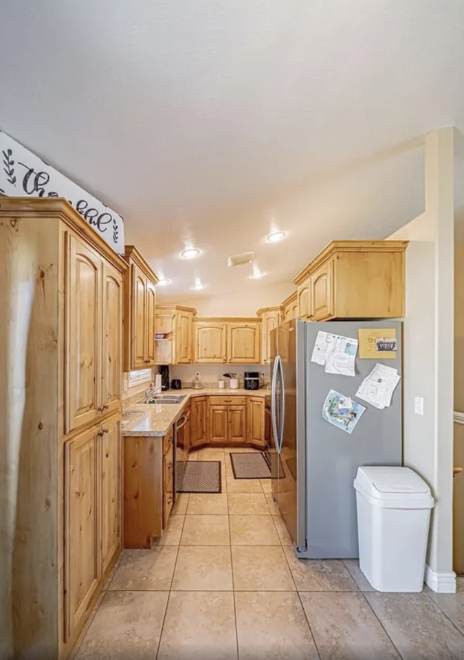 352 Kimberly Dr - Photo 2 of 20