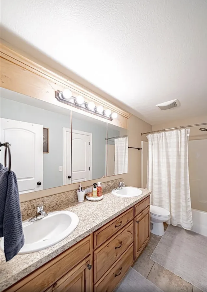 352 Kimberly Dr - Photo 4 of 20