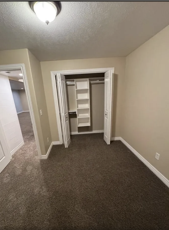 352 Kimberly Dr - Photo 5 of 20