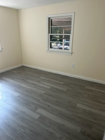 5825 Richmond Rd - Photo 5 of 8